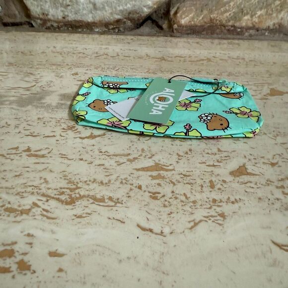 Aloha Collection x Hello Kitty DFS exclusive mini pouch - Picture 3 of 9